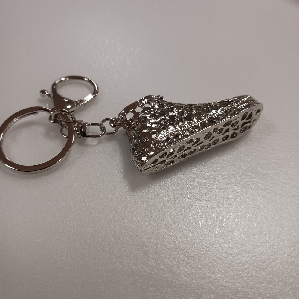 High Top Keychain - Picture 5 of 10